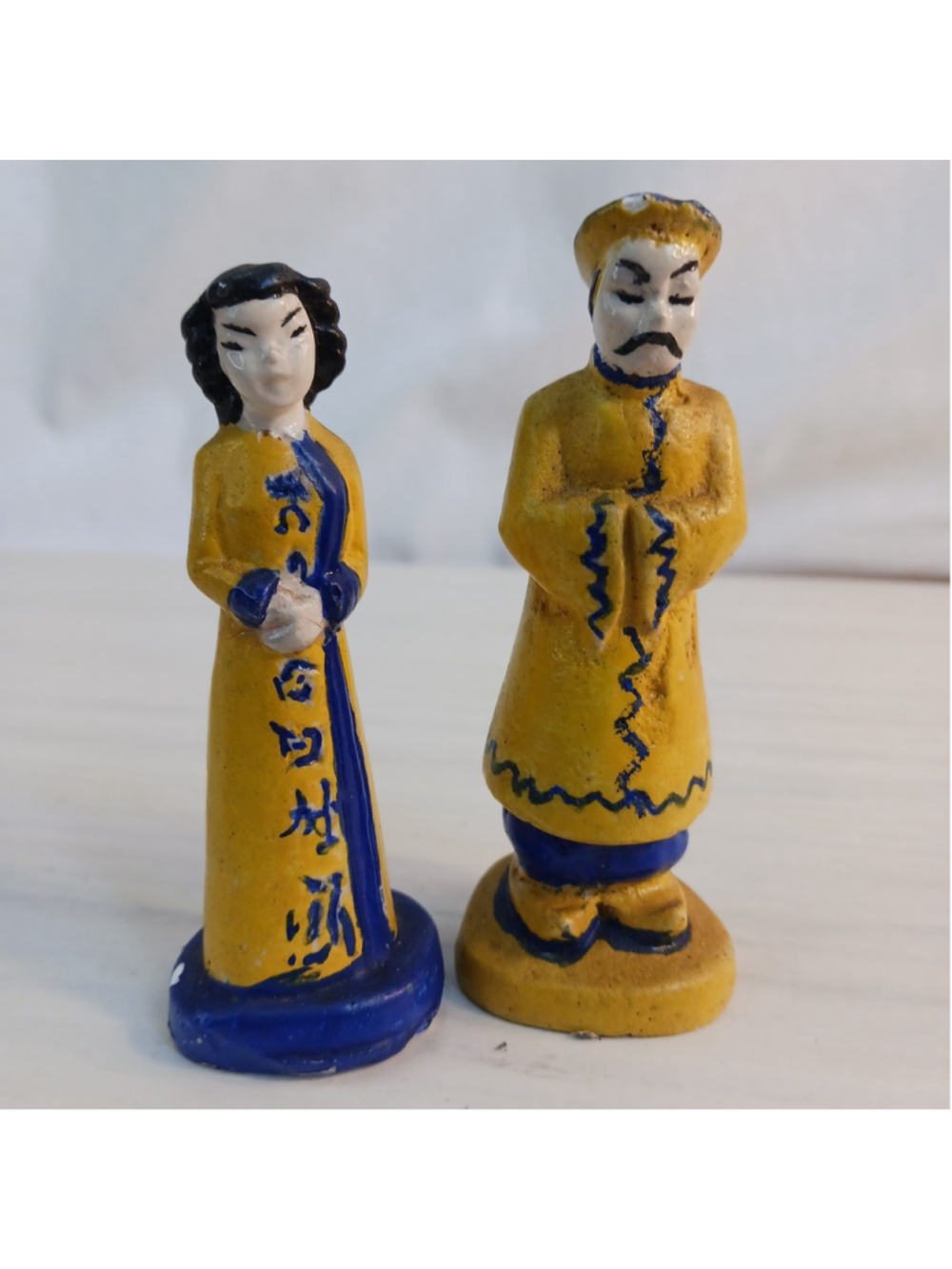 Vintage MCM Small Chalkware Asian Couple Figurines Signed Hand-painted 4"
